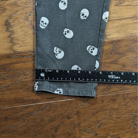 Hot Topic Allover Skull Print Pants Size Small Goth Punk Rock - Picture 5 of 8